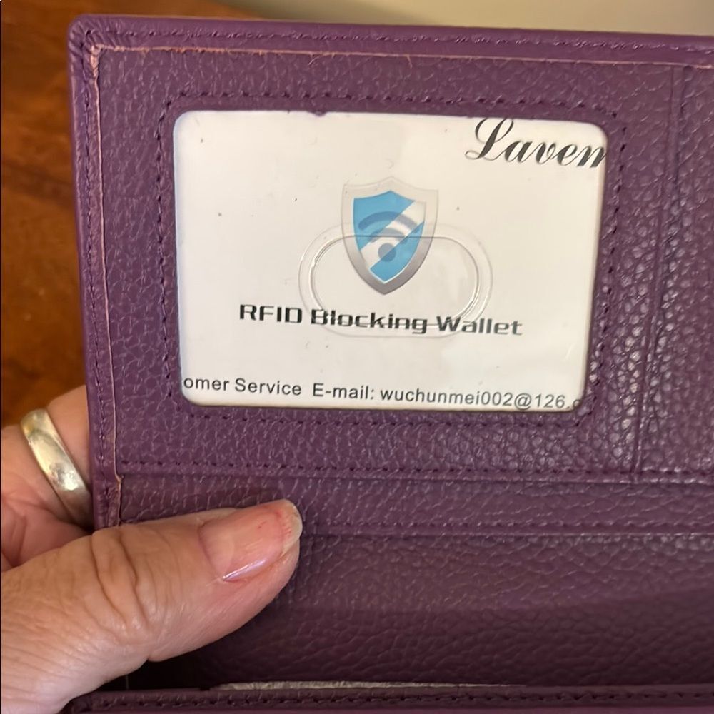 Elegant Purple NWOT Wallet with Minimalist Design - Picture 3 of 8